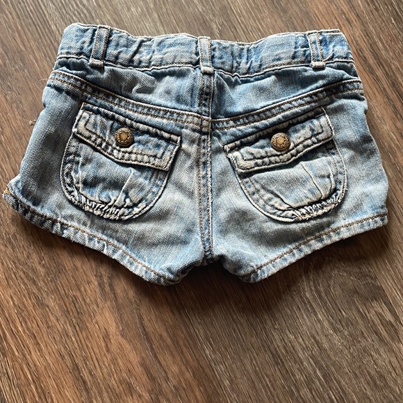 4/$20 Girls Gap Cute Jean Shorts Sz 4 - Picture 3 of 3